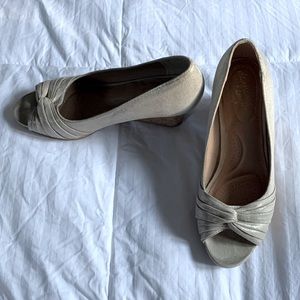 Dexflex comfort wedge heels